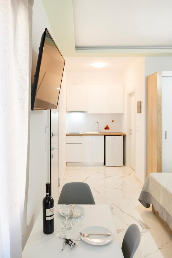 Nikogroup Plaza Appartement Polychrono Buitenkant foto