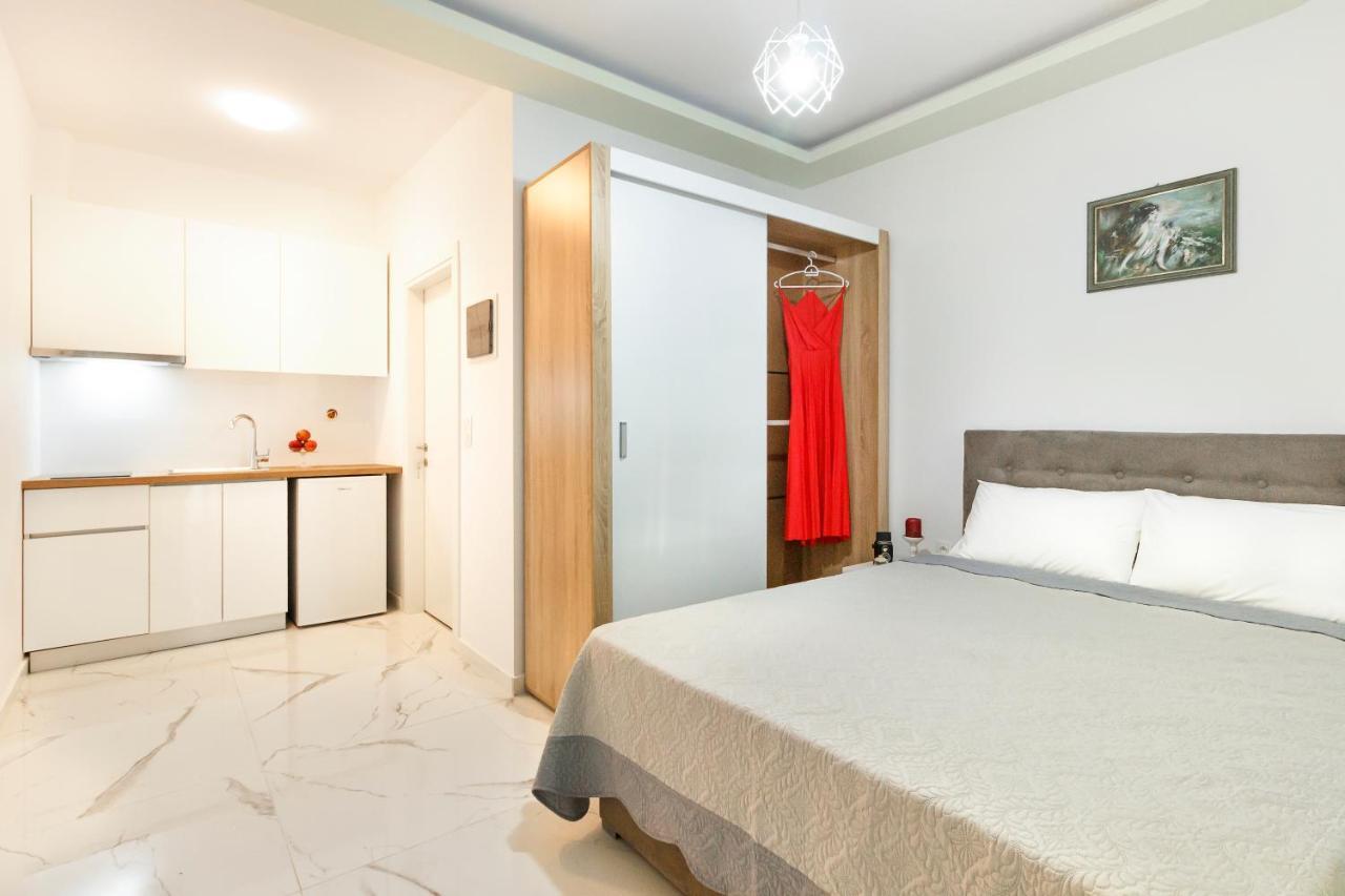 Nikogroup Plaza Appartement Polychrono Buitenkant foto